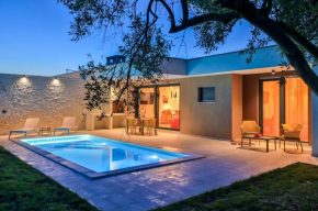 Villa Solis-Modern Villa for a romantic retreat, heated pool